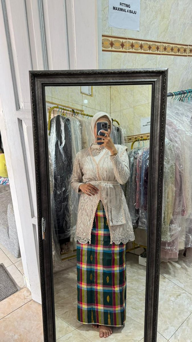 OS IVORY 001 — sewa dress di Makassar