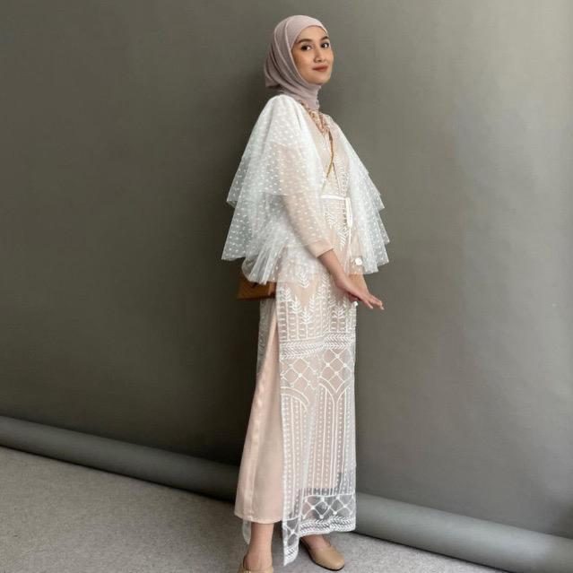DR PUTIH CREAM 004 — sewa dress di Makassar
